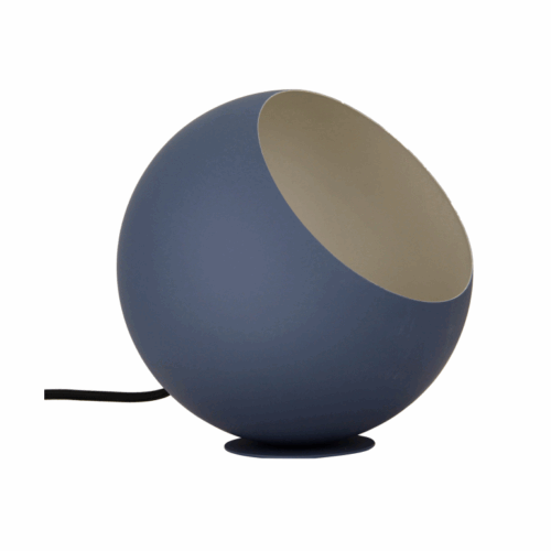 De Occhio tafellamp in navy blue straalt klasse uit. Gemaakt van metaal en ijzer, perfect voor een modern en sfeervol interieur.