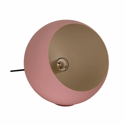 Stijlvol roze design in metaal: de Occhio tafellamp is ideaal voor een speels, modern interieur met sfeer.