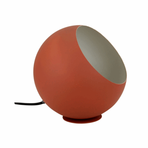 Breng kleur in huis met de rode Occhio tafellamp. Modern design van metaal, perfect voor sfeervolle accenten.