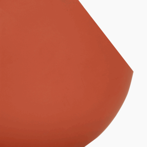Stijlvol Italiaans ontwerp van Nederlandse makelij: de Occhio tafellamp Ø25 cm in rood is een echte blikvanger.