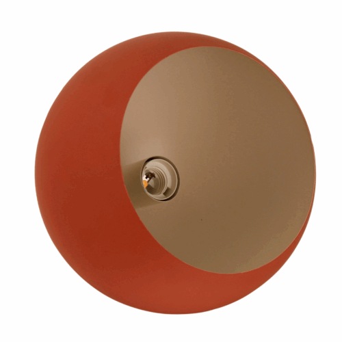 Modern rood met een twist: Occhio tafellamp Ø25 cm is strak, sfeervol en ontworpen voor een uniek interieur.