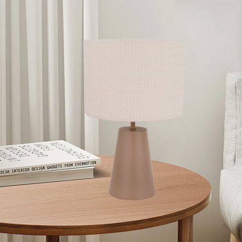 Stijlvolle tafellamp in taupe/sand – past bij modern en Scandinavisch design.