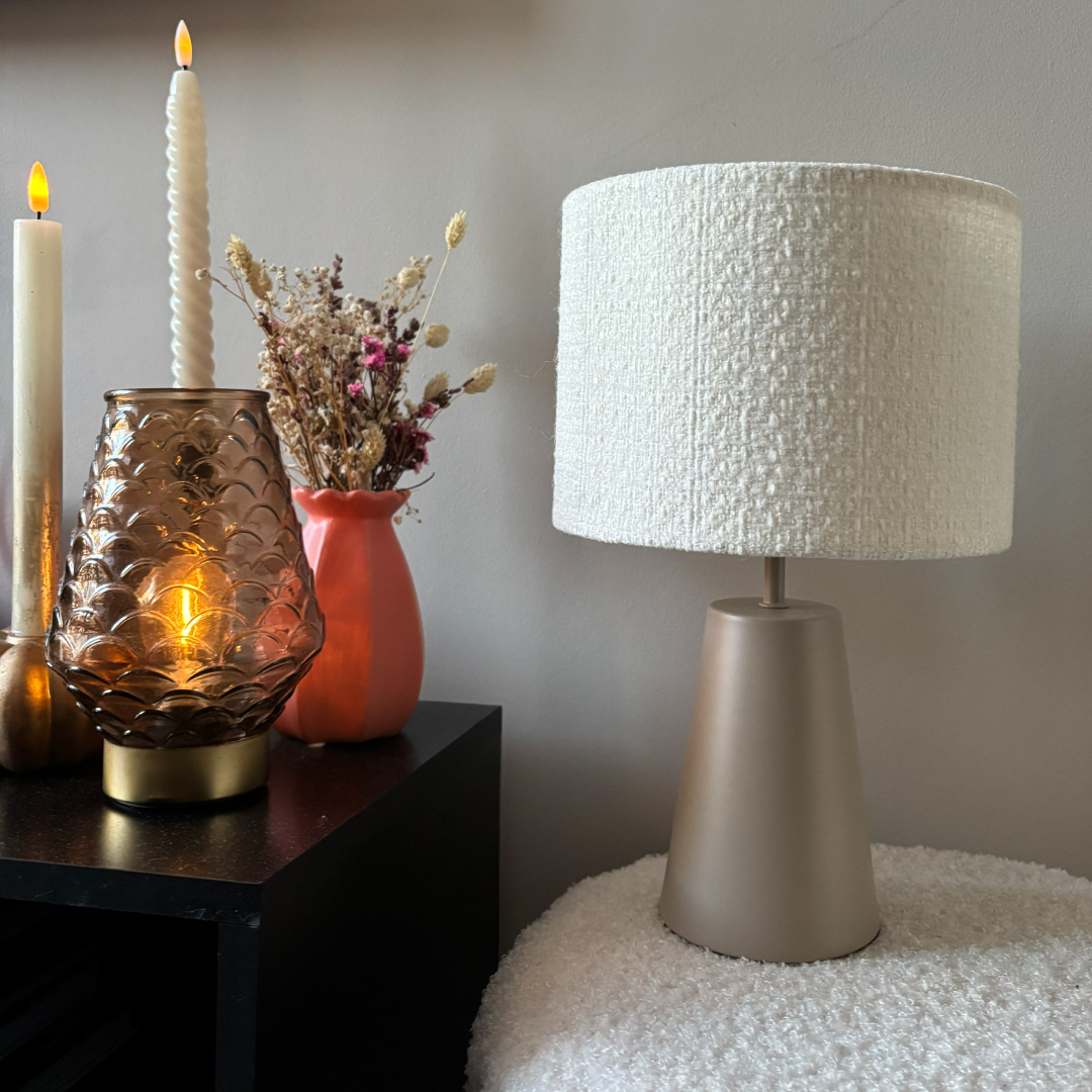 Lampen met organische vormen brengen rust en zachtheid in huis.