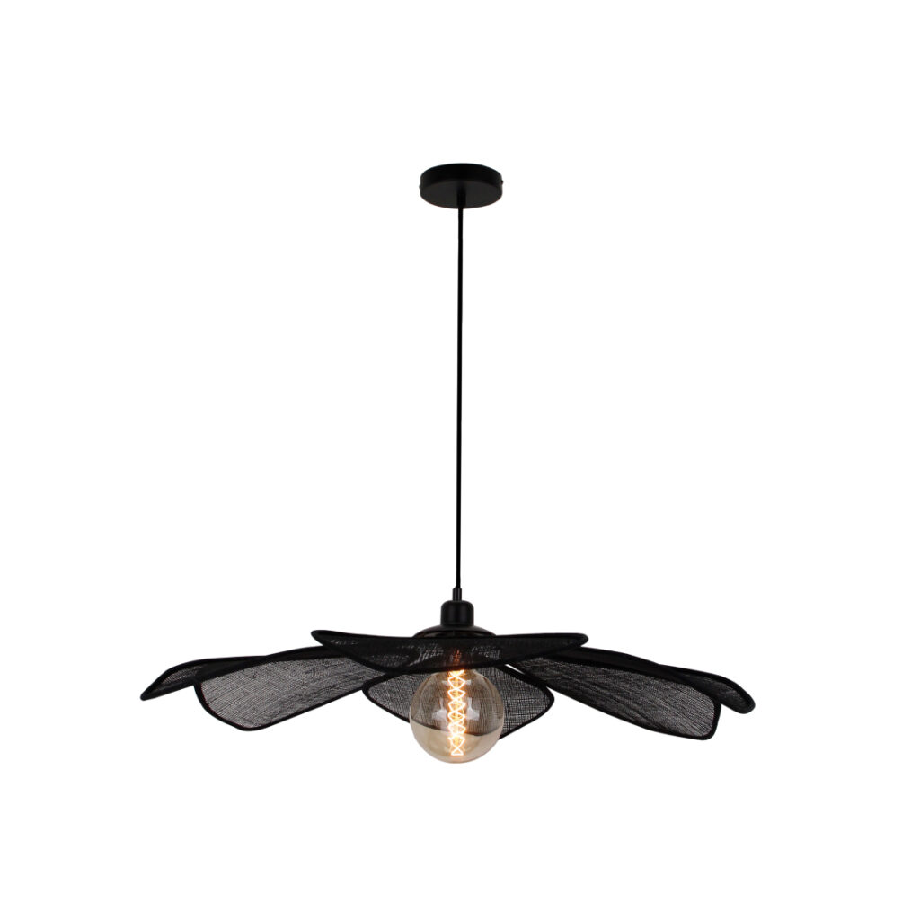 De imposante zwarte Corvo hanglamp voegt een vleugje luxe toe aan elke ruimte. Perfect voor een sfeervolle ambiance.