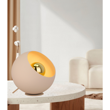 Voeg karakter toe aan je ruimte met de Chericoni Occhio tafellamp – subtiele creamkleur en modern design.
