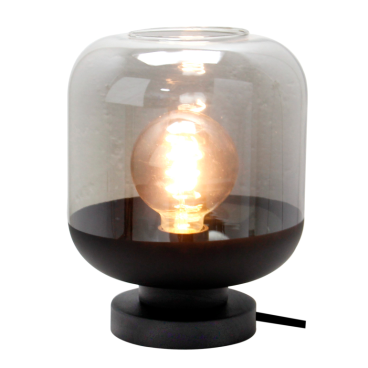 De zwarte tafellamp Specchio opaco geeft elke ruimte een moderne uitstraling. Perfect voor sfeervolle avonden thuis.