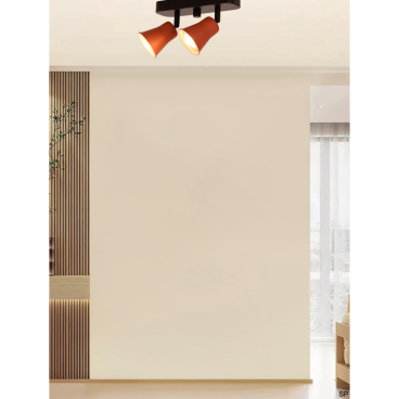 De zwarte plafondlamp Lisa met een rode accenten voegt een speelse flair toe aan je interieur.