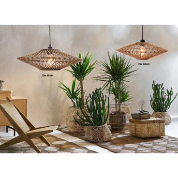 De bruine Nature Capello hanglamp straalt warmte uit in elke kamer. Perfect voor een moderne en sfeervolle inrichting.